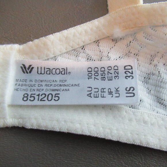 Wacoal Women's Halo Lace Molded Underwire Bra, Ivory Nude 5 Floral, 32D - Picture 7 of 8